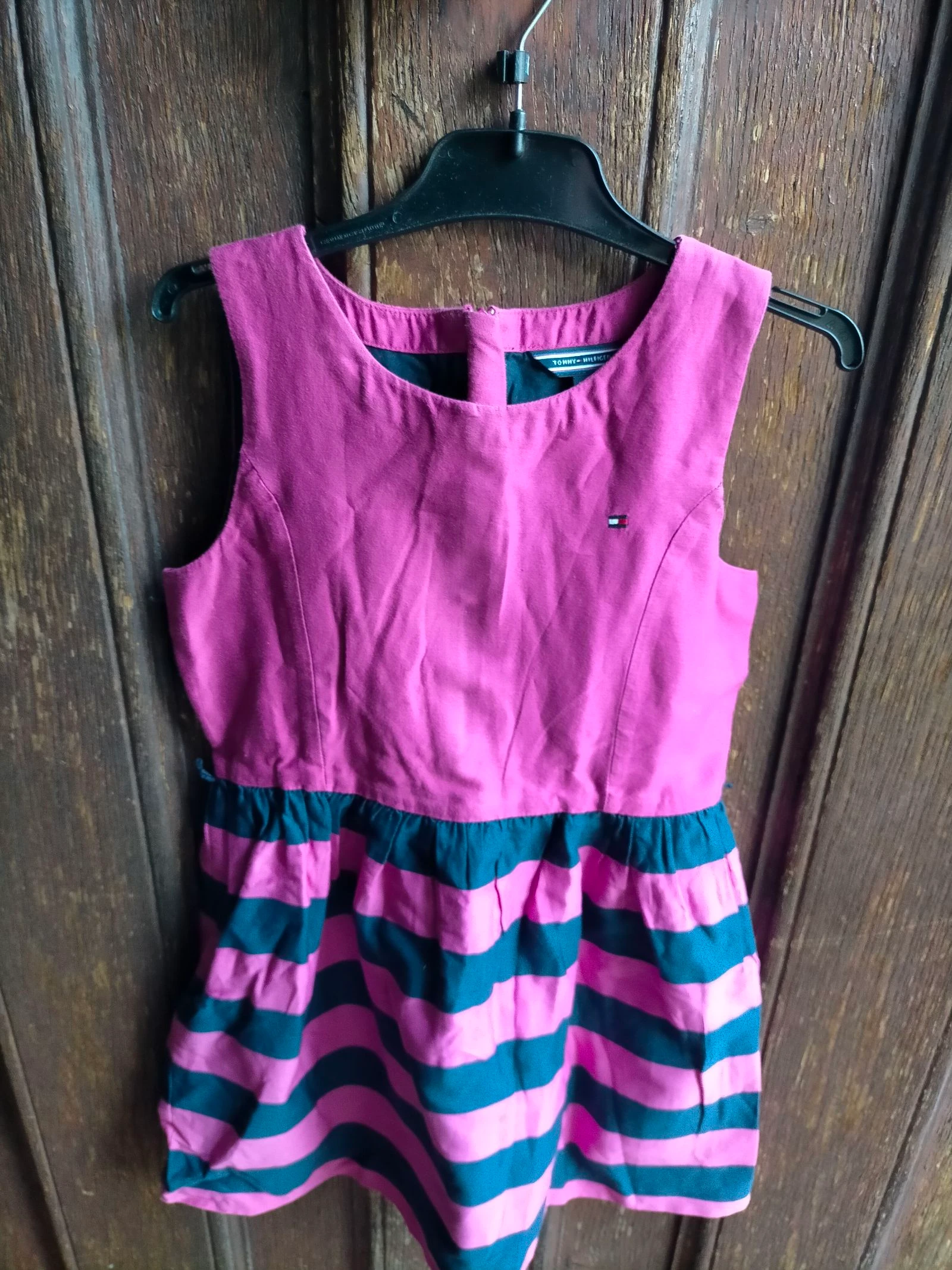 Très belle robe Tommy Hilfiger 6 ans